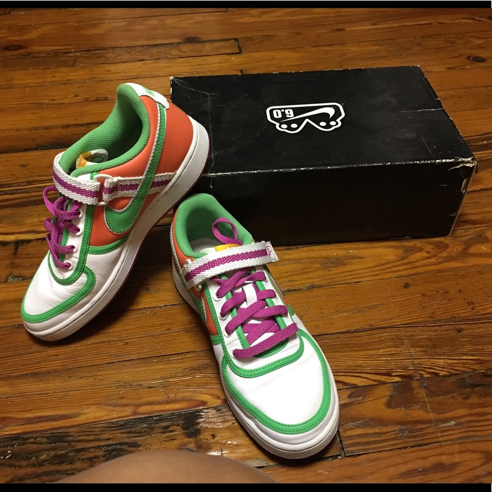 Women’s retro Nike size 9 LIMITED EDITION